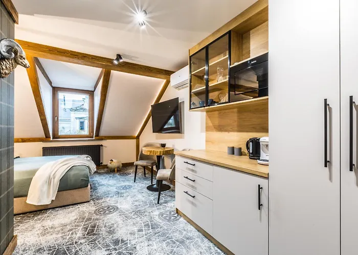 Forrest Krupowki * זקופאנה